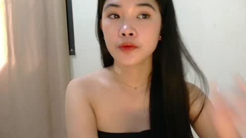 mae_luna online show from June 26, 5:13 am