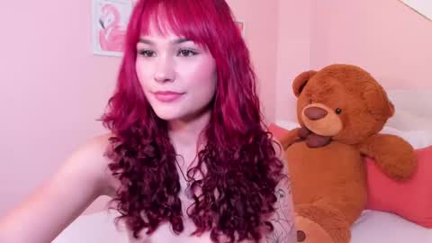 Mae Lyra online show from September 22, 9:41 pm