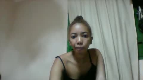 maevagirl online show from November 19, 7:01 pm