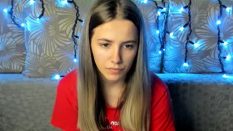 Maggie online show from October 28, 3:29 am