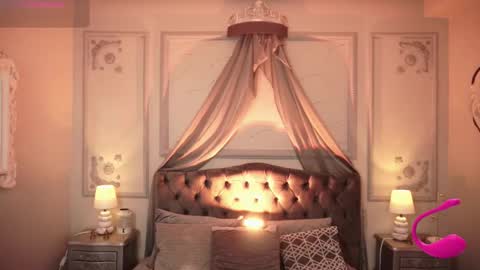   online show from October 5, 9:00 pm