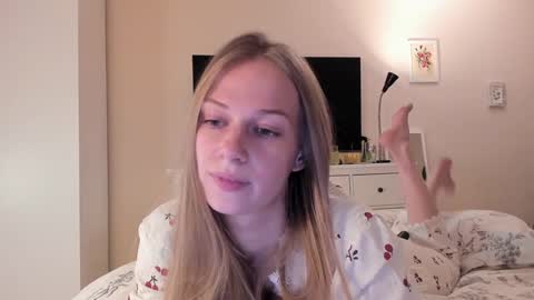 Alice  online show from January 6, 3:29 pm