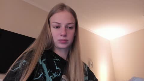 Alice  online show from December 5, 10:06 am