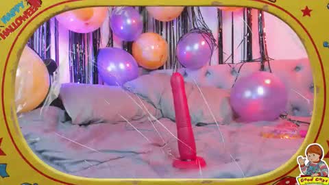 Vera  online show from October 31, 2:50 pm