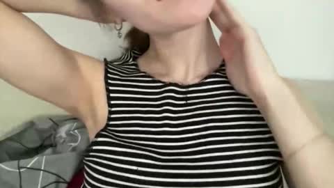 magicgirl50053 online show from April 19, 2:18 pm