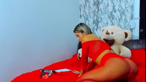 Maia Bronce online show from September 17, 10:19 am