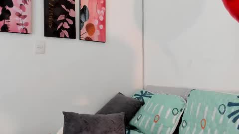 Maia online show from February 25, 9:48 pm