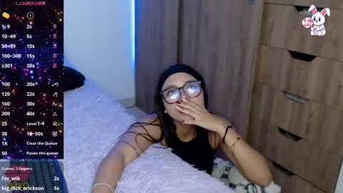 Snapshot of maiaa_evans chatting on February 25, 3:52 am    t  online show from February 25, 3:52 am