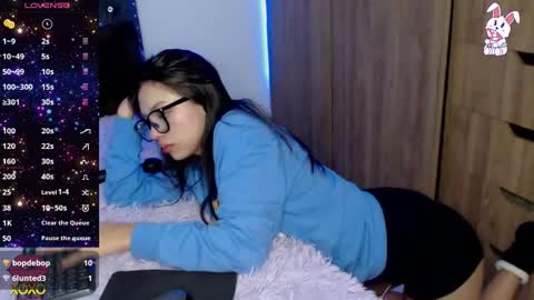 Snapshot of maiaa_evans chatting on February 26, 4:52 am    t  online show from February 26, 4:52 am