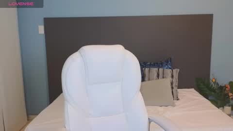 Maiaa Ruiz  online show from February 8, 3:42 pm