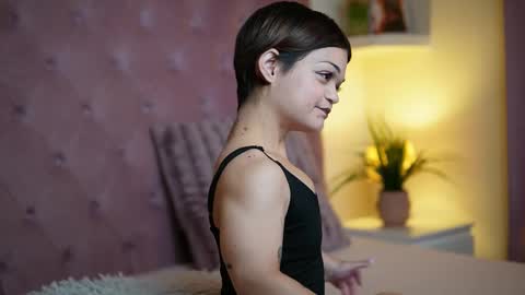  Maia  online show from September 18, 4:55 pm