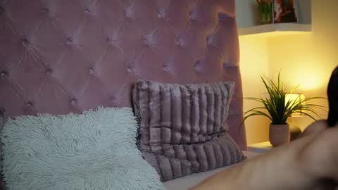  Maia  online show from October 12, 11:50 pm