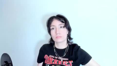 maibys online show from December 18, 3:35 am