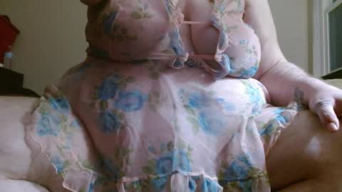 Alyx online show from April 5, 3:03 am