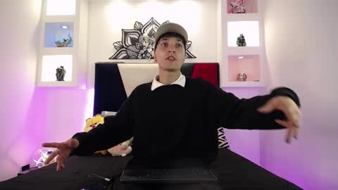 Maiky Cooper online show from March 9, 8:40 am