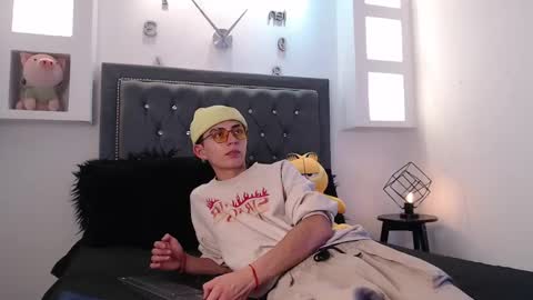 Maiky Cooper online show from March 5, 4:34 am