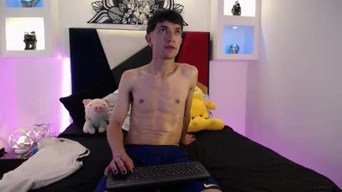 Maiky Cooper online show from March 1, 4:04 am