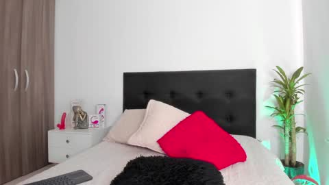 Mailyn online show from January 22, 4:23 pm