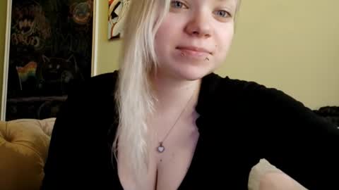 Karen online show from March 4, 1:30 pm