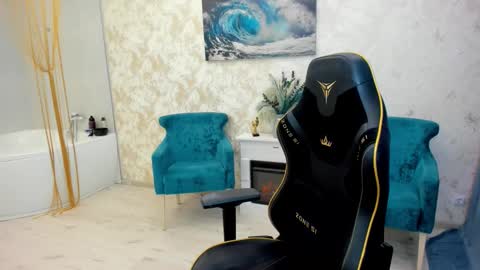 Chloe online show from March 14, 5:00 am