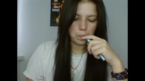 make_mesmile online show from November 11, 8:05 am