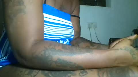 Snapshot of malaikababy chatting on February 4, 6:38 pm malaikababy online show from February 4, 6:38 pm