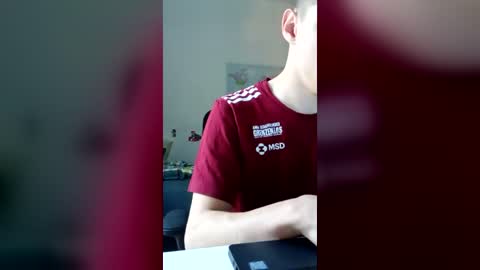 male20y online show from July 10, 5:39 pm
