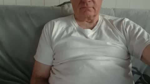 male_toy1 online show from April 20, 6:00 pm