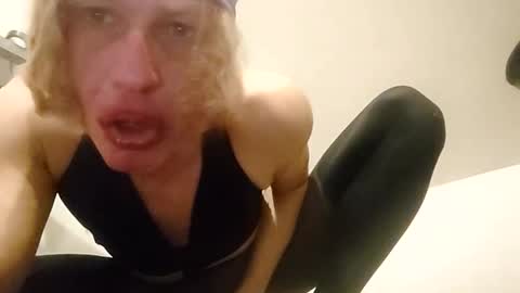 malinowy85 online show from February 2, 11:56 pm