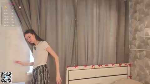 Evelyn online show from February 19, 4:44 am