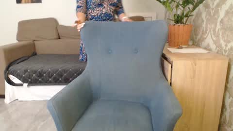 mallinia online show from October 6, 12:01 pm