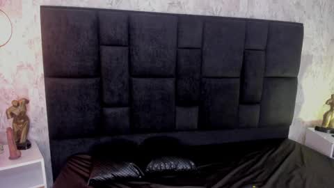 Snapshot of mallory_dietlinde chatting on February 14, 7:28 am mallory_dietlinde online show from February 14, 7:28 am