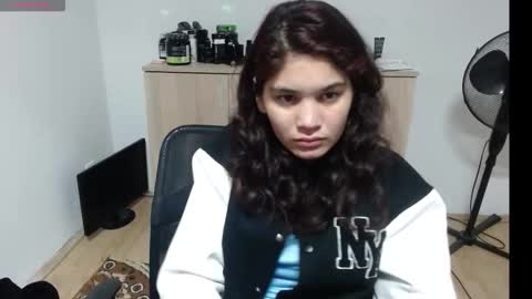 mallorymyers online show from October 12, 8:32 pm