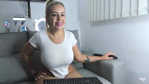 Malory  online show from January 7, 5:33 am