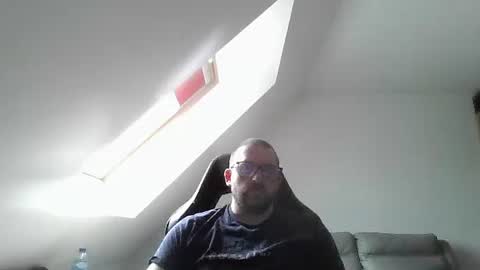 breton online show from May 5, 4:57 pm