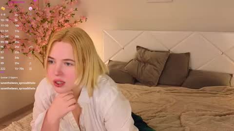 manic_pixie_ online show from March 3, 6:56 pm