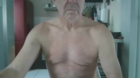 manngrossbite online show from January 3, 1:13 pm