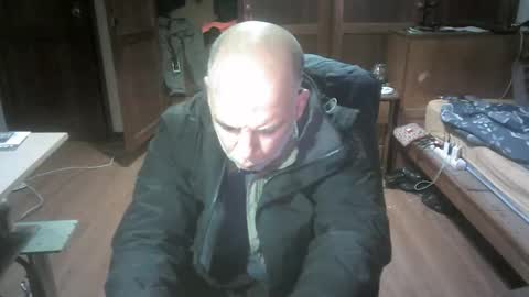 manobbs online show from April 13, 2:49 am