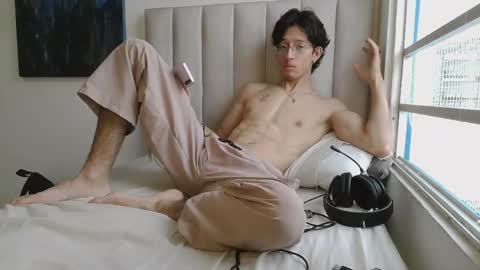 Manuel online show from June 7, 10:15 pm
