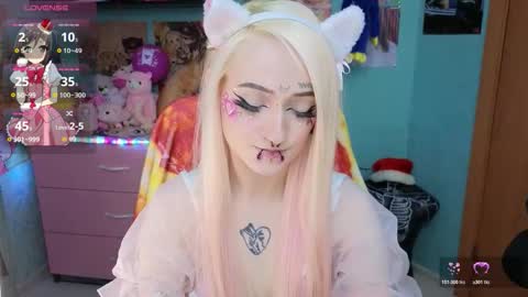 Manuela online show from February 13, 7:06 pm