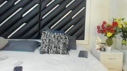 Mara  online show from April 7, 9:50 pm