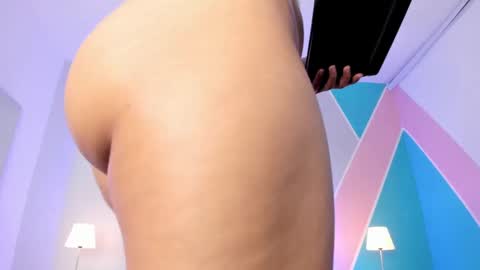 mara_winters_ online show from October 4, 12:14 pm