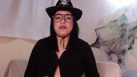 maraa_lee online show from November 1, 1:39 am