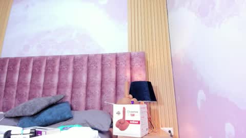 maralinette22 online show from January 11, 12:00 pm