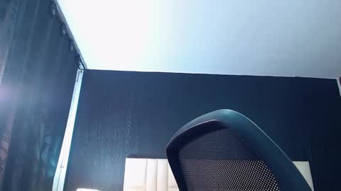 marcus_lafourt online show from December 18, 2:42 am