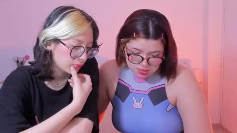 danna online show from March 11, 7:25 pm