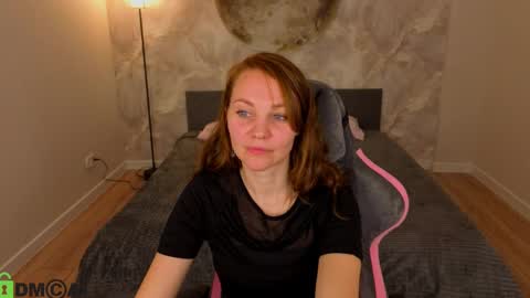 Margo Kellly online show from April 21, 1:42 am