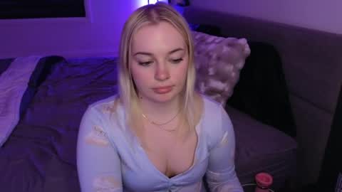 margot_robbie7 online show from May 26, 2:06 am