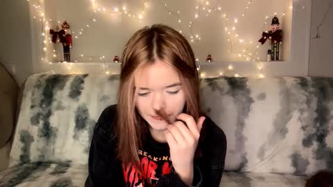 Lina online show from February 2, 9:11 pm