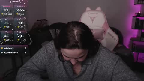 mari moore online show from October 6, 10:11 am